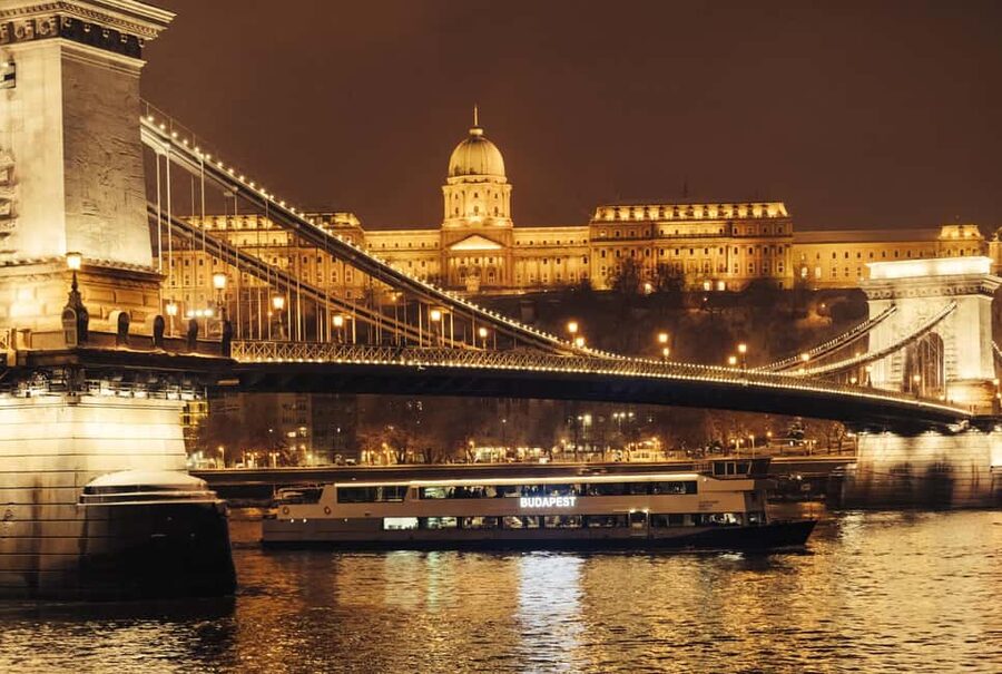 Budapest: Parliament Panorama Cruise with Törley Prosecco - Why Parliament is the star of this short cruise