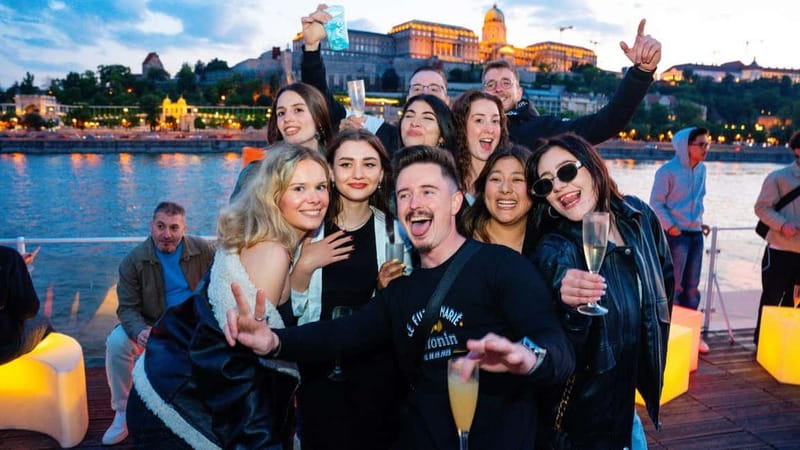 Budapest: Sip and Sail River Cruise with Unlimited Prosecco - Key points to know before you book