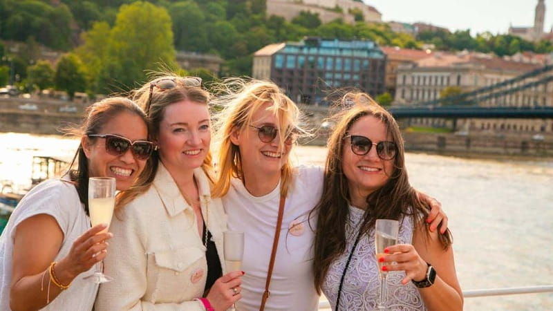 Budapest: Sip and Sail River Cruise with Unlimited Prosecco - Final verdict: book it for the views and the drinks