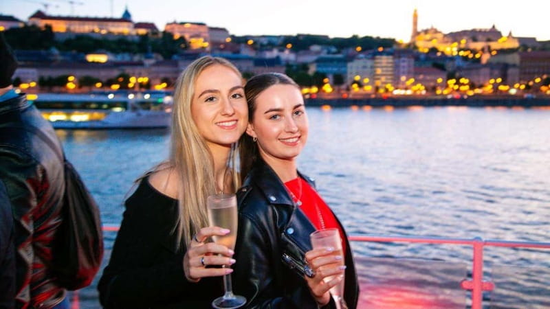 Budapest: Sip and Sail River Cruise with Unlimited Prosecco - FAQ