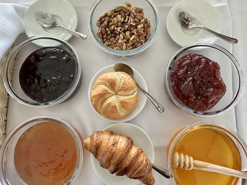 Budapest: Summer Brunch & Cruise with Prosecco or Cake - Inside seating, upper deck views, and comfort