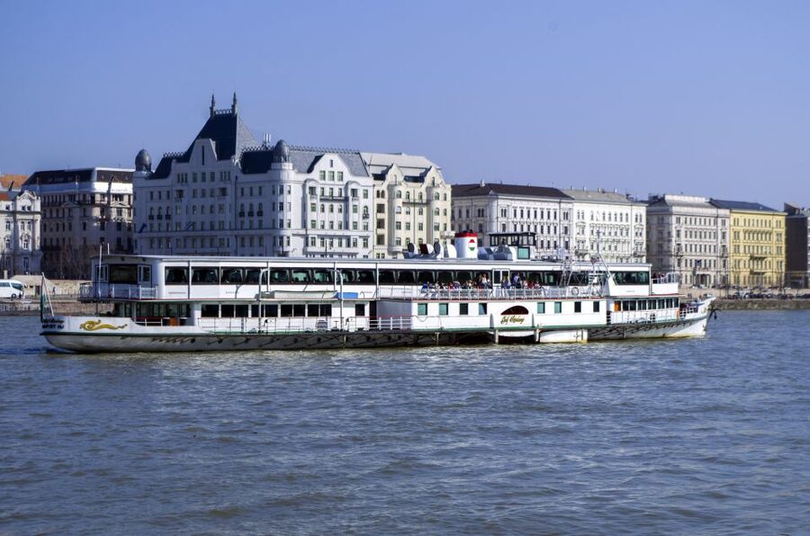 Budapest: Summer Brunch & Cruise with Prosecco or Cake - Is $34 good value?