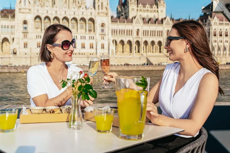 Budapest: Unlimited Prosecco, Beer and Aperol Spritz Cruise - Key points to know before booking
