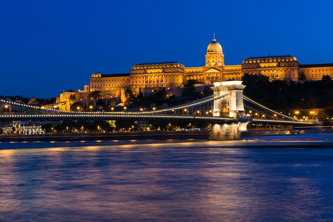 Budapest: Unlimited Prosecco, Beer & Aperol Spritz Cruise - The night view and Budapest’s strongest photo moments