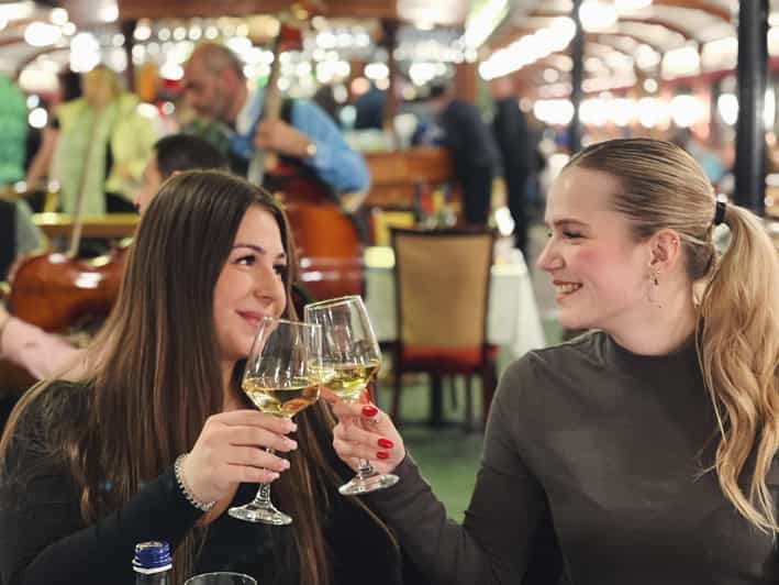Budapest: Wine & Dine Cruise on the Danube - Who should book this two-hour evening?