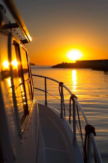 Cabo de Gata Natural Park: Sunset Sailing Tour with Cava - The return ride and onboard comfort