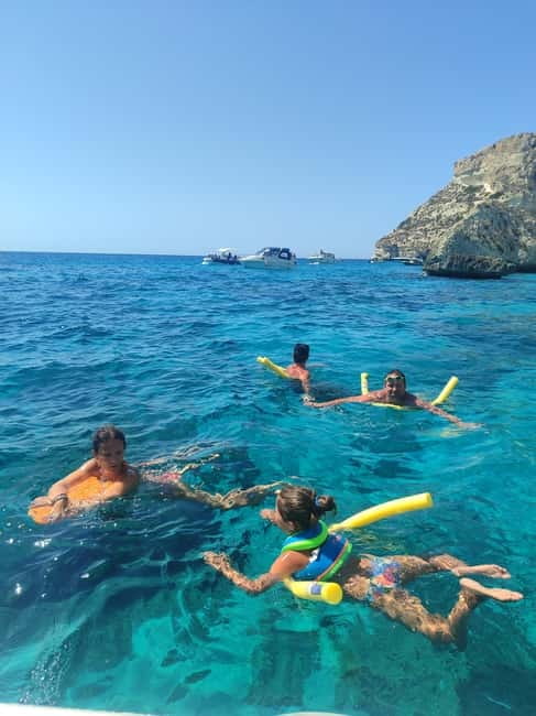 Cagliari: Devil's saddle boat tour, 4 stops and prosecco - Cala Bernat brings the first swim