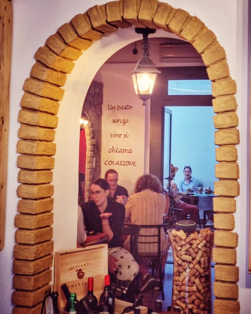 Cagliari Old Town: Wine Tasting and local products - How the two-hour food and wine tasting unfolds