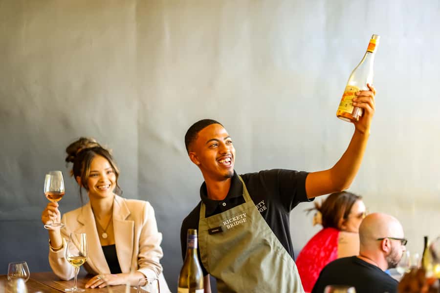 Cape Town: Full-Day Wine Tasting Tour with Wine Tram - First impressions in historic Stellenbosch