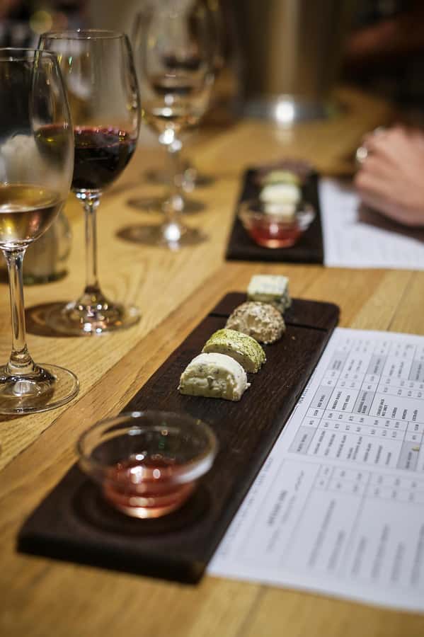 Cape Town: Full-Day Winelands Tour with Wine Tastings & Food - Lunch at a vineyard, with time to choose