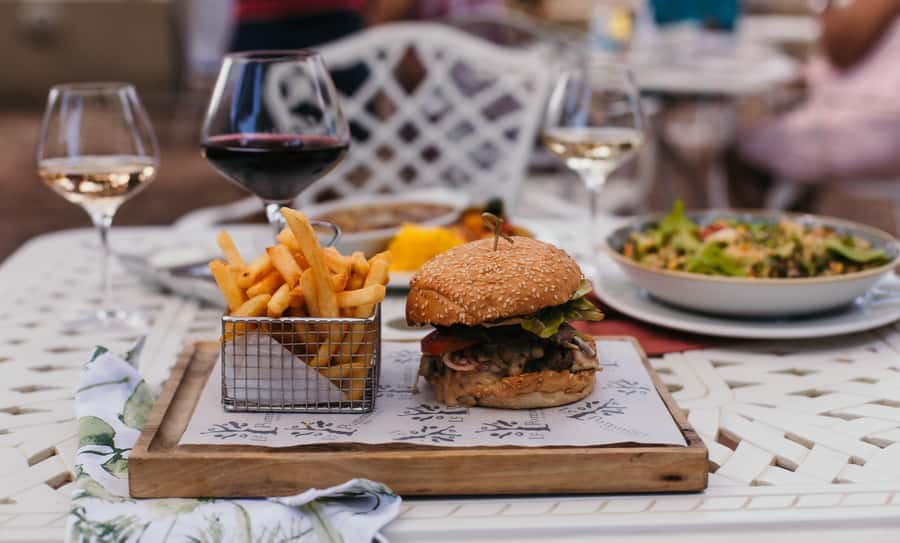 Cape Town: Full-Day Winelands Tour with Wine Tastings & Food - The guides make or break the day