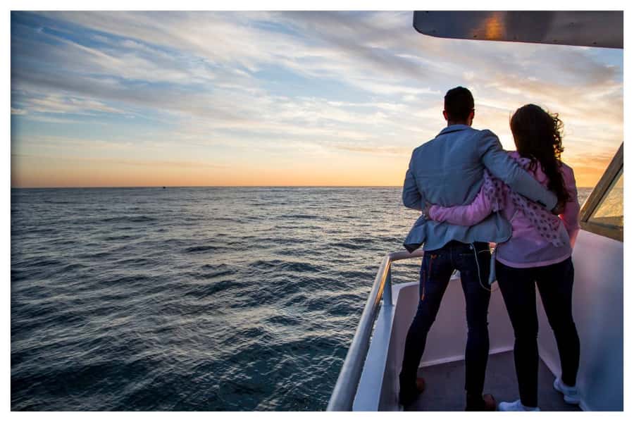 Cape Town: Sunset Champagne Cruise - Leaving the harbor and reading the wind