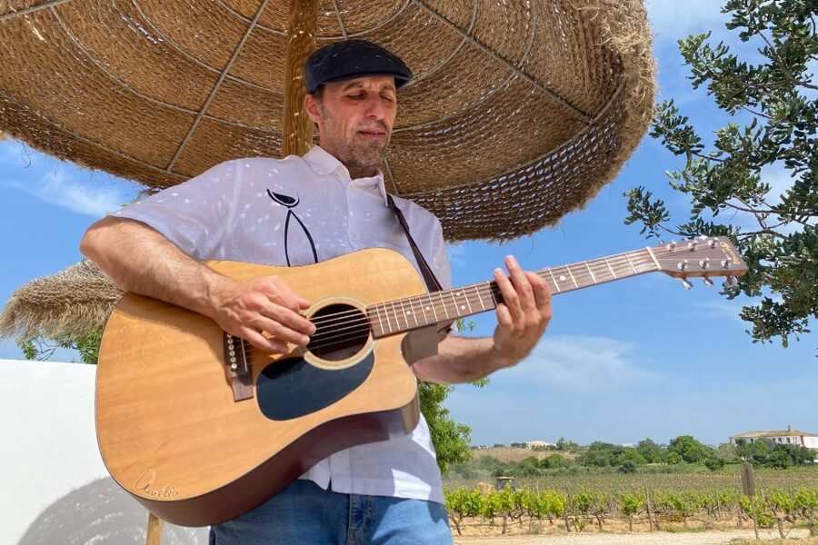 Carvoeiro/Portimão/Alvor: Wine Tour w/ Tasting, Tapas, Music - Shopping for Algarve products after the tasting