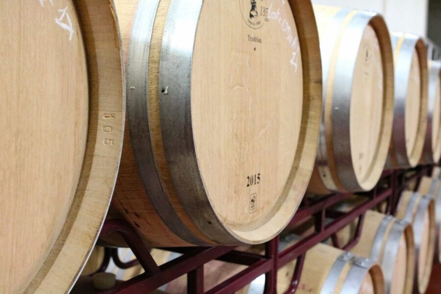 Carvoeiro/Portimão/Alvor: Wine Tour w/ Tasting, Tapas, Music - When to book this Algarve experience