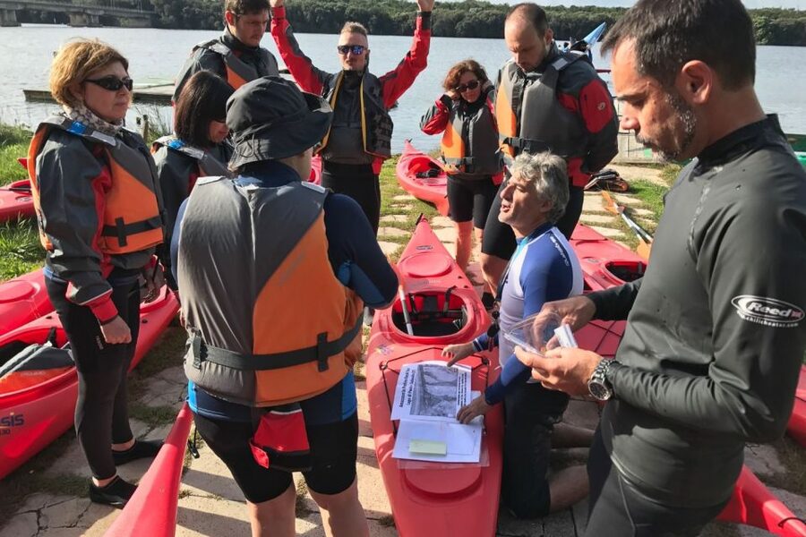 Castel Gandolfo: Kayak Food and Wine Tour - Meeting at Anagnina and reaching the lake