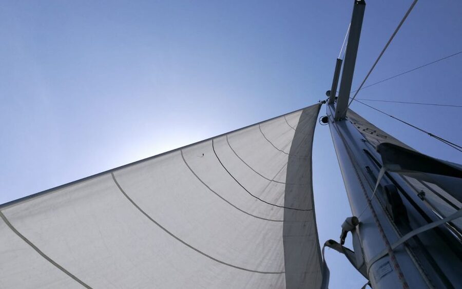 Catania: Guided Sunset Sailing Trip with Aperitif & Prosecco - A relaxed crew makes a real difference