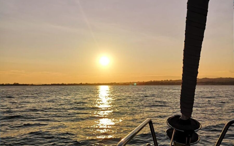 Catania: Guided Sunset Sailing Trip with Aperitif & Prosecco - What to bring and how to prepare
