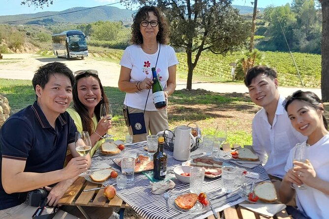 Cava tour to 3 family wineries with hotel pick-up - Vins El Cep, a quiet final tasting