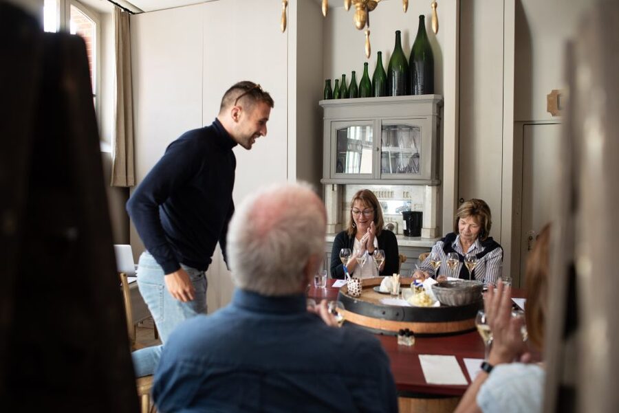 Champagne: Champagne Tasting Class with Lunch - Cellars, presses, and the Champagne-making process