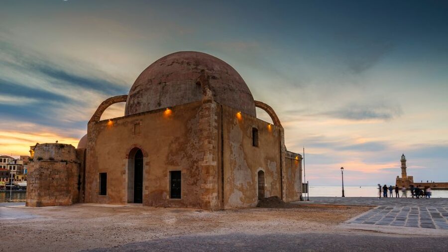 Chania: Wine, Food, and Sunset Tour with 3-Course Dinner - Sunset above the old Venetian harbor