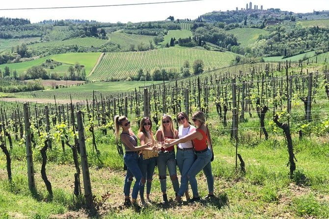 Chianti Wineries Tour with Tuscan Lunch and San Gimignano - Guides, group size, and the tone of the day