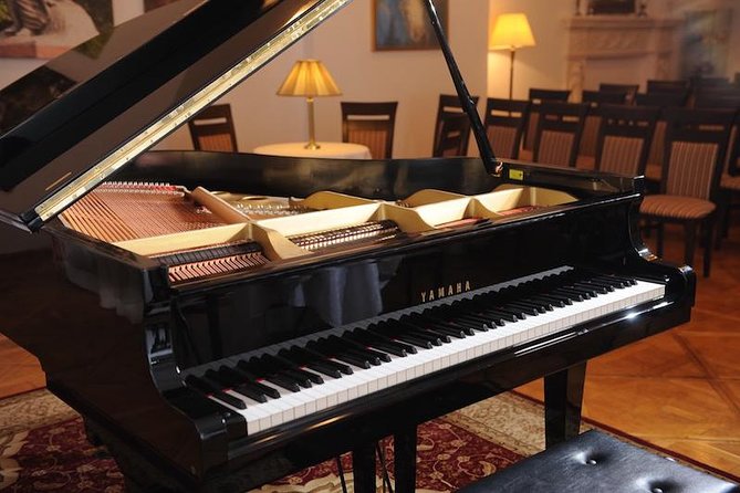 Chopin Piano Concert at Chopin Gallery with a Glass of Wine - Why this modest Chopin concert works so well
