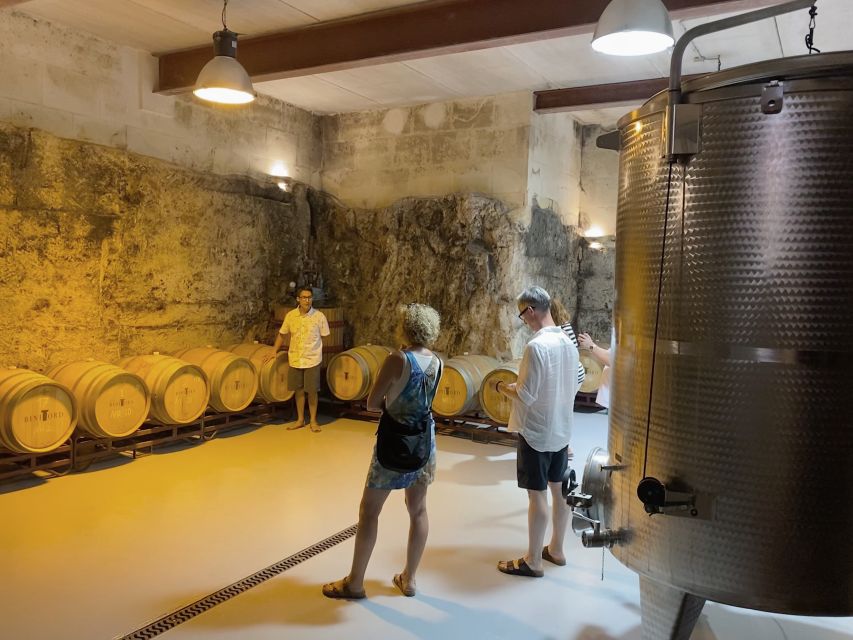 Ciutadella de Menorca: Family Winery Tour with Wine Tasting - The seated tasting: wine, vermut, and Menorcan food