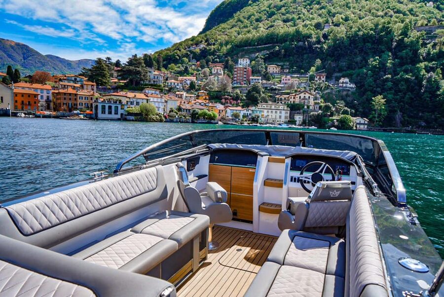 Como: Lake Como Private Boat Tour with Wine - Moltrasio, Villa Fontanelle, and Laglio