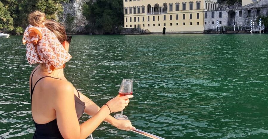 Como: Lake Como Private Boat Tour with Wine - Isola Comacina and Villa Balbianello