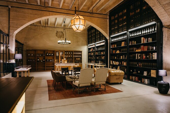 Complete winery experience: visit, tasting and traditional food - Starting at 1 p.m. in Laguardia
