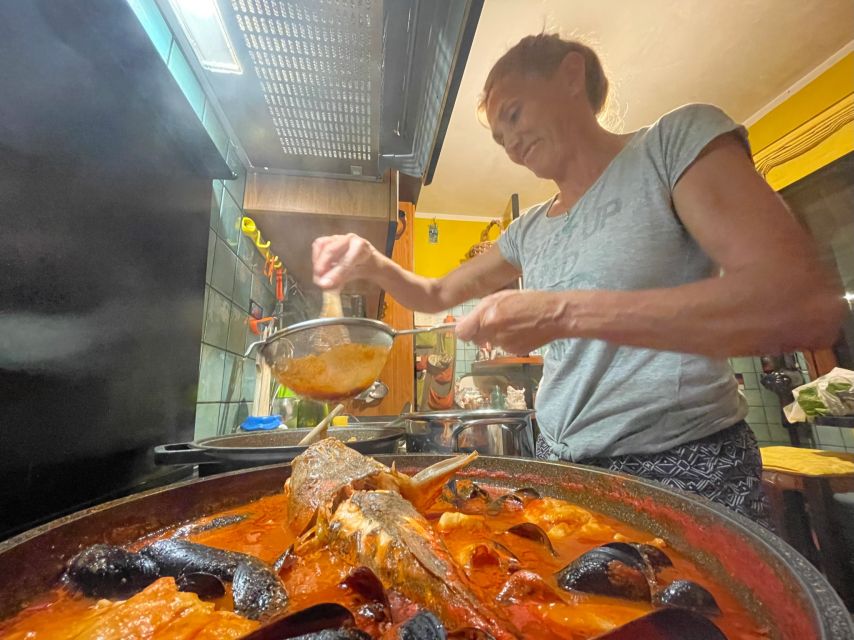 Cooking class, dinner and wine tasting in Lecce (Corigliano) - Why the family setting changes the experience