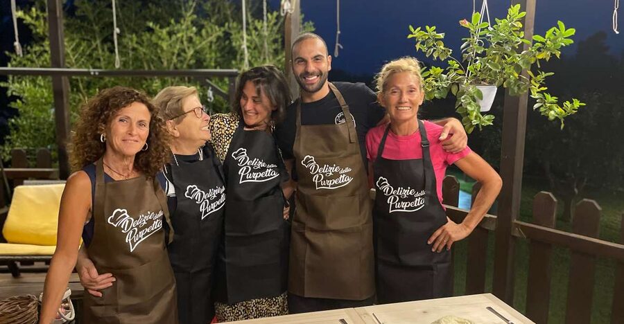 Cooking class, dinner and wine tasting in Lecce (Corigliano) - Learning orecchiette and macaroni with Enza