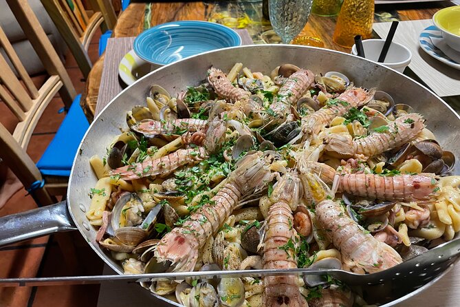 Cooking class, dinner and wine tasting near Lecce - Pool, fireplace, and seasonal setting