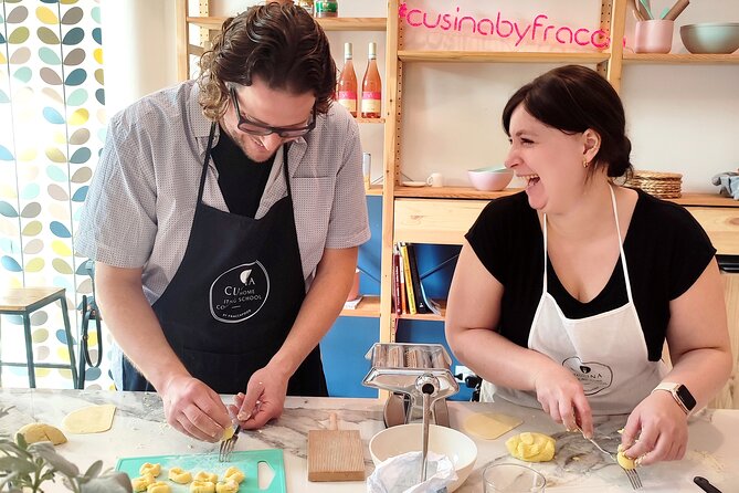 Cooking Class : Fresh pasta and TIRAMISÙ with Lake Garda wines - Preparing tiramisù from scratch