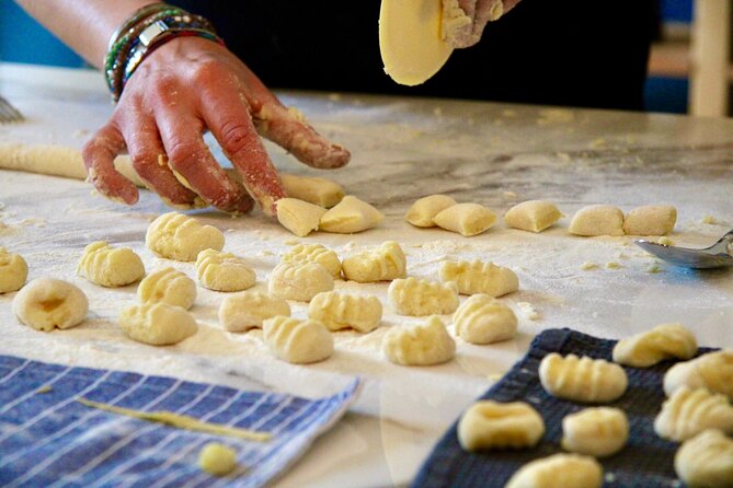 Cooking Class : Fresh pasta and TIRAMISÙ with Lake Garda wines - Local Lake Garda wines with the meal