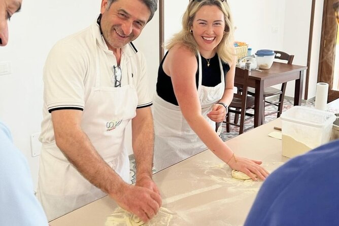 Cooking class with Pasta, mozzarella and Tiramisu with wine - At a glance