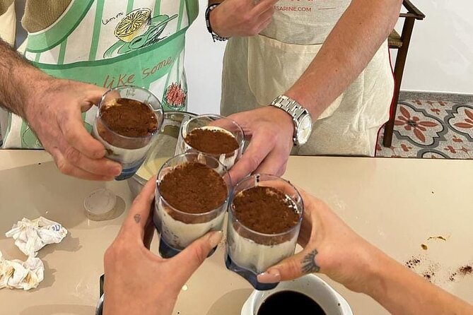Cooking class with Pasta, mozzarella and Tiramisu with wine - The meal is part of the lesson