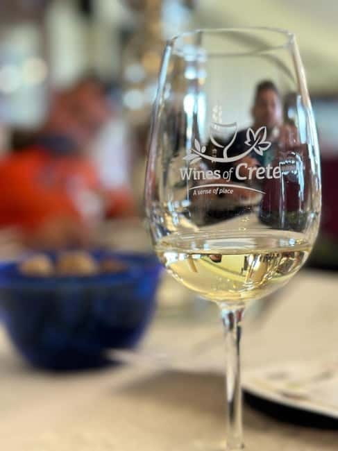 Crete: 2 Wineries Private Tour with Wine Tasting & Lunch - Who should book this experience?