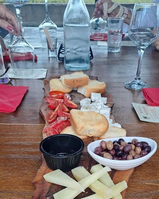 Crete: 2 Wineries Private Tour with Wine Tasting & Lunch - First winery: five organic wines and vineyard views