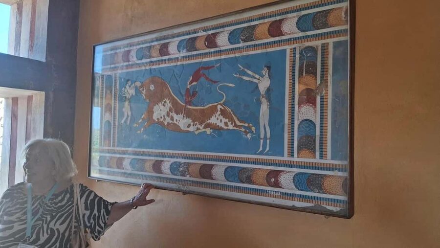 Crete: Knossos Palace, Winery & Olive Oil Tour with Lunch - What the small group changes