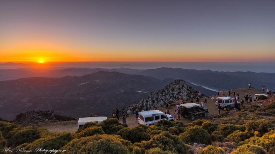 Crete: Land Rover Safari with Sunset Viewing, Dinner, & Wine - A traditional taverna dinner with unlimited wine
