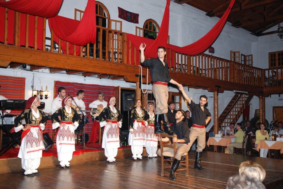 Crete: Traditional Dance Show and Buffet Dinner with Wine - Is $34 a good price?