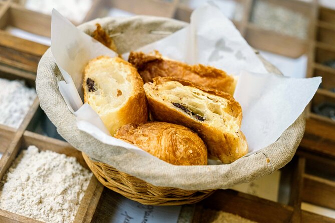 Devour Bordeaux: Ultimate Food & Wine Tasting Tour - The newer Dunes Blanches pastry