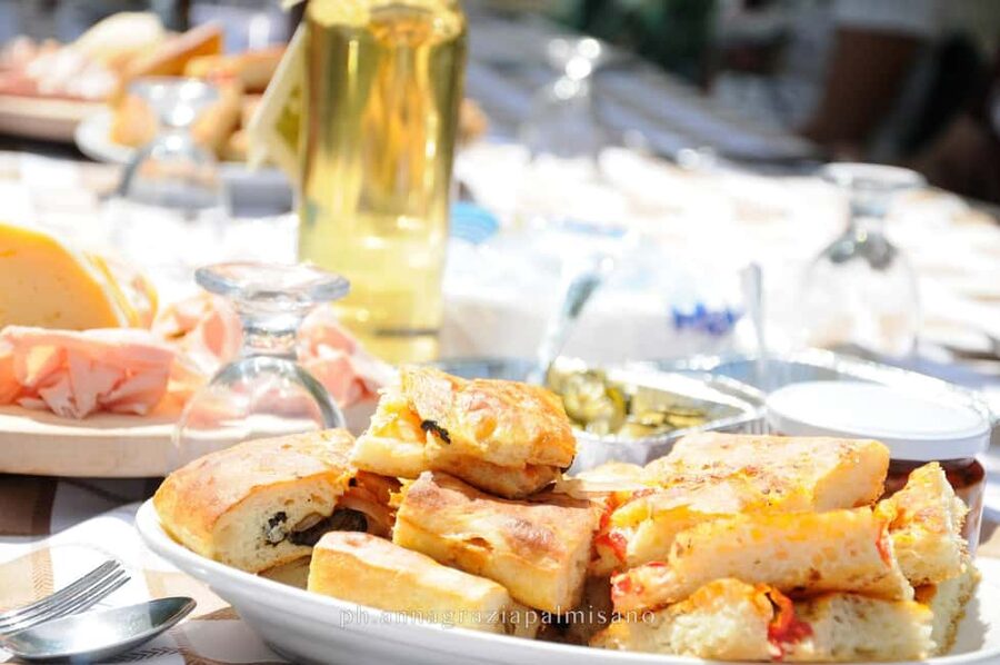 Dinner in the vineyard and wine tasting under the stars - Five Apulian starters set the tone
