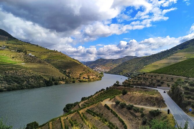 Douro Valley Prime Tour: Wine Tastings, Boat & Lunch from Porto - What Your Guide Adds to the Day