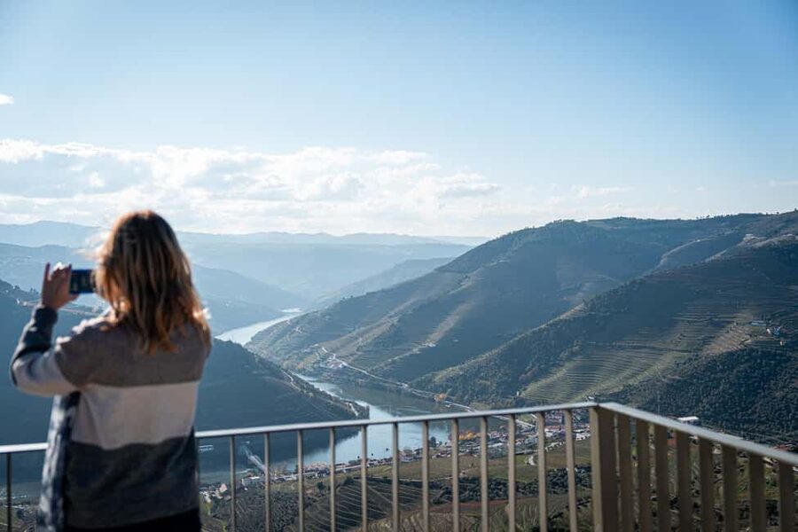 Douro Valley Tour: Visit 2 Wineries, Lunch & River Cruise - What to bring and who should consider it