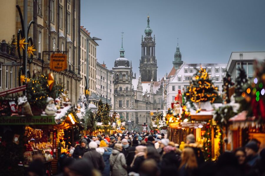 Dresden: Advent Tour with Stollen Tasting and Mulled Wine - Starting beneath the Frauenkirche at Neumarkt