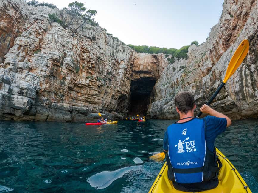 Dubrovnik: Guided Sunset Sea Kayaking Tour with Wine - Sunset, wine, and the paddle back