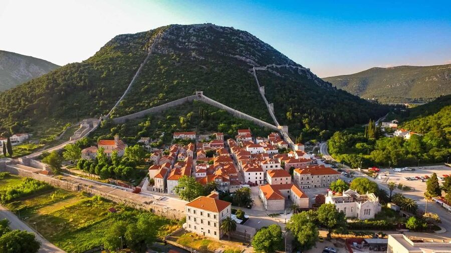 Dubrovnik: Oyster, Mussles, and Wine Tasting Tour in Ston - Why the oyster boat is the heart of the experience