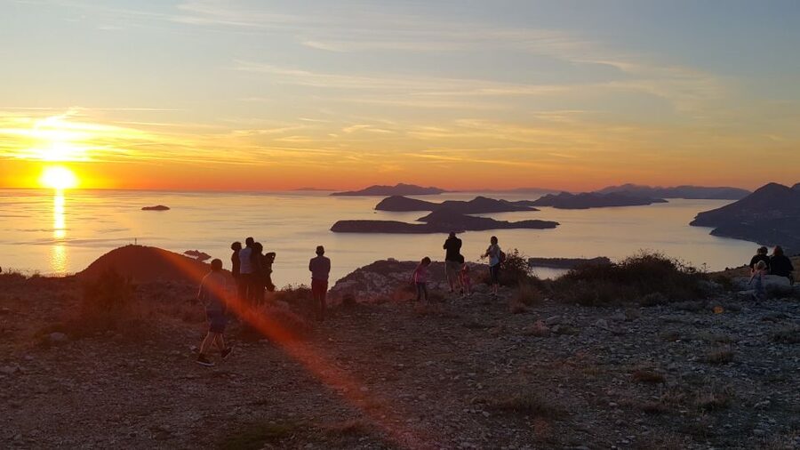 Dubrovnik: Sunset Panorama Tour with Glass of Wine - A glass of wine, with realistic expectations